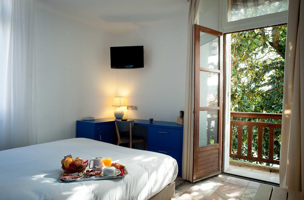 Hotel Le Dauphin Arcachon Phòng bức ảnh
