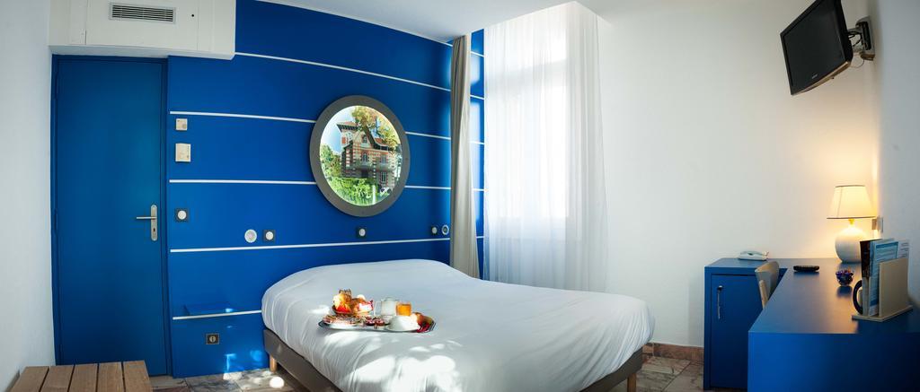 Hotel Le Dauphin Arcachon Phòng bức ảnh